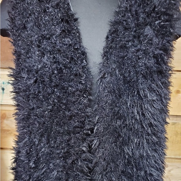 Fur Vest With Pockets- SIZE SMALL Beautiful BLACK Color - Picture 8 of 9